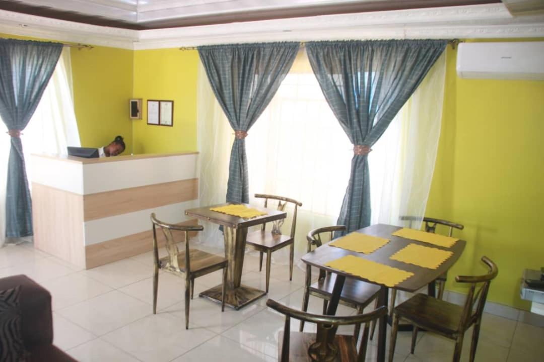 Mathlyn Guesthouse Gaborone Exterior photo