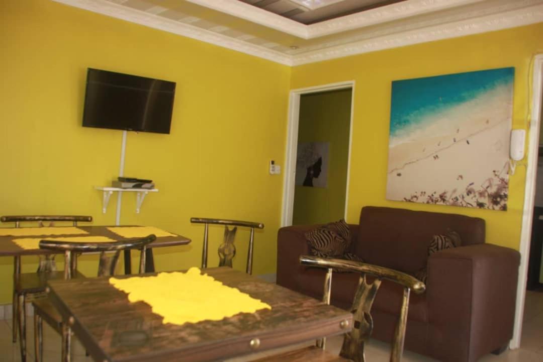 Mathlyn Guesthouse Gaborone Exterior photo